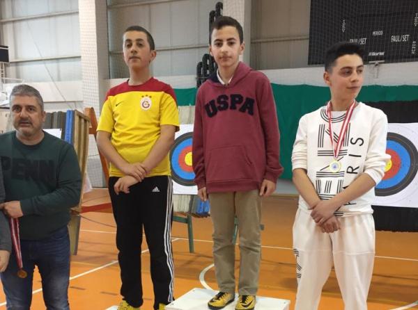 Okulumuz 7/H Sınıfı Öğrencilerimizden Hasan Berkay Gündoğdu Okçulukta İlçe Şampiyonu !