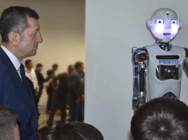 YAPAY ZEKÂ Temalı 13. Uluslararası Robot Yarışması Başladı.