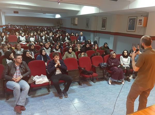Akademisyen Abdullah Sabit TUNA Tarafından Okulumuz Öğrencilerine Yönelik Seminer Düzenlendi.