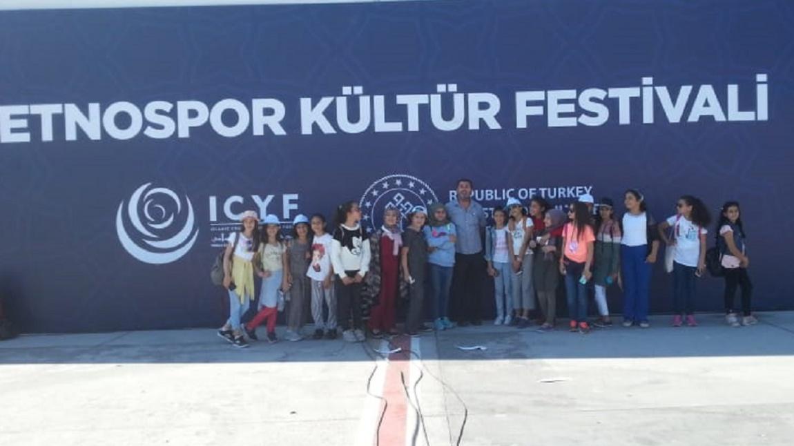 Ortaokul Öğrencilerimiz ile Etnospor Kültür Festivalindeyiz.