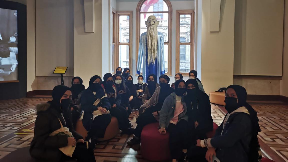 Kültür Edebiyat ve Münazara Kulübü Öğrencilerimizin Beyoğlu Atlas Sinema Müzesi Gezi Etkinliği