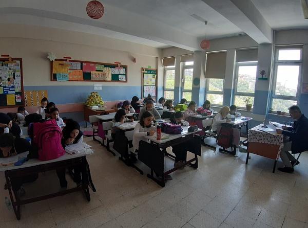 İl Milli Eğitim Müdürlüğü Tarafından Gerçekleştirilen Ortaokullar Arası Ortak Sınav Gerçekleştirildi.