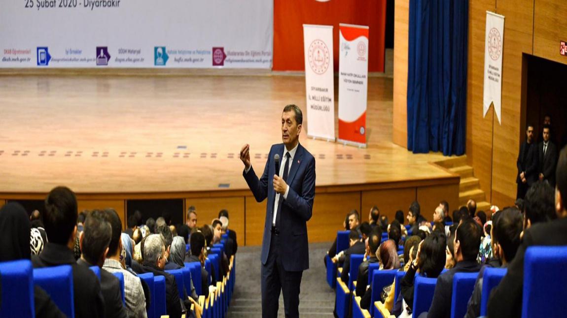 Milli Eğitim Bakanımız Ziya SELÇUK, Diyarbakır'da  