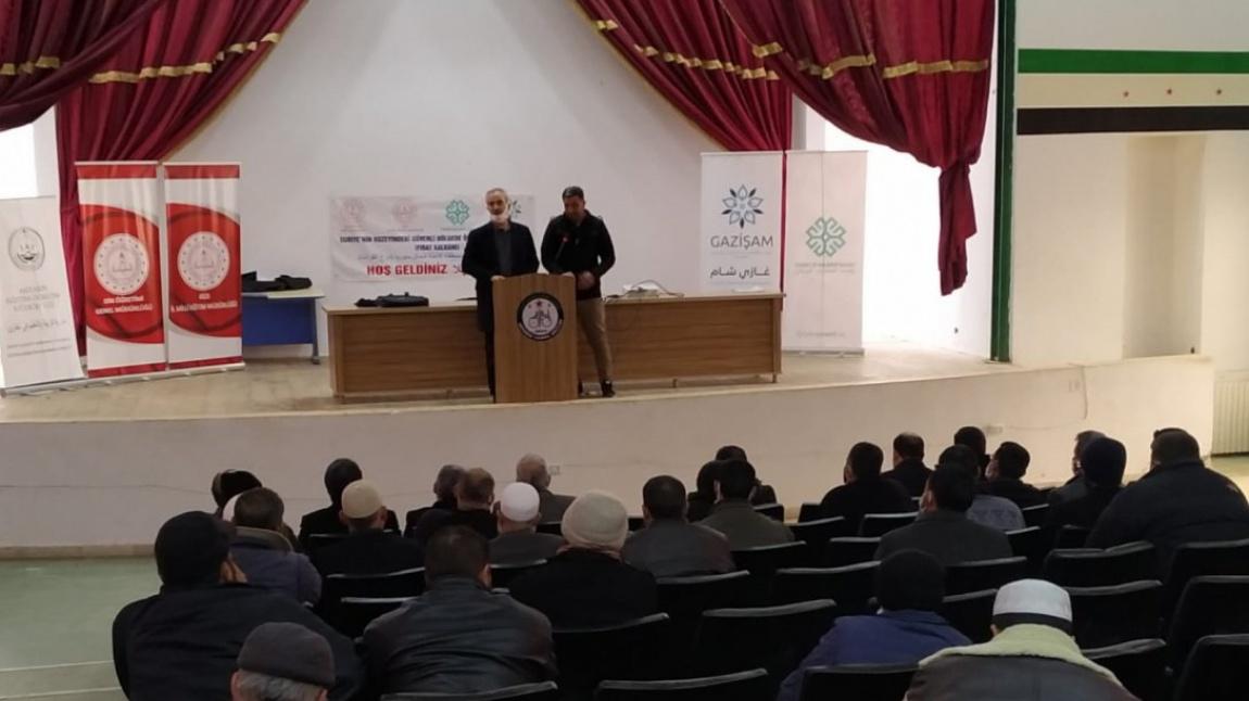 Millî Eğitim Bakanlığı Din Öğretimi Genel Müdürlüğümüz Uluslararası Eğitim ve Öğretim Daire Başkanı Sayın Mustafa Yıldız, Suriye'nin Kuzeyindeki Ahtarin'de Öğretmen Eğitimi Programına Katıldı